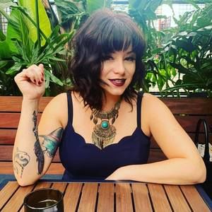 Meet your Posher, Mindy sue